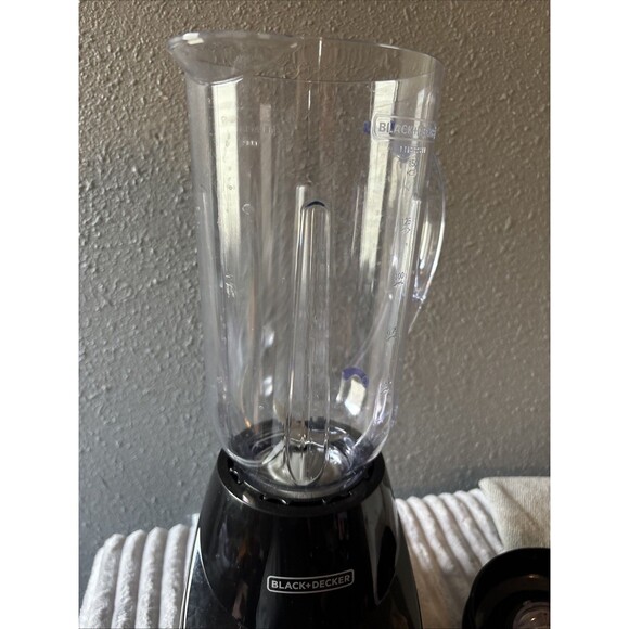 BLACK+DECKER 10-Speed Countertop Blender BL2010BP 6-Cup Plastic Jar Works! - Picture 8 of 15